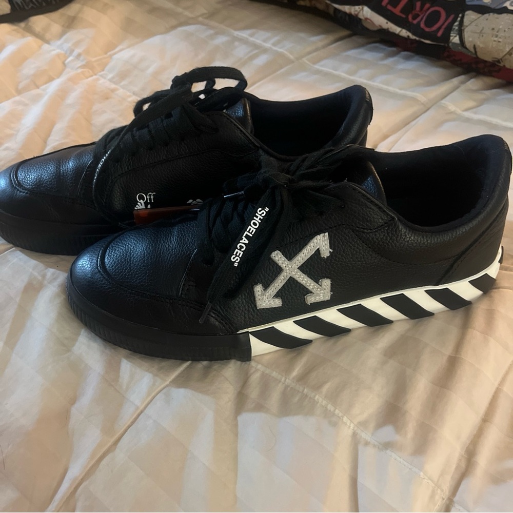 Off-White Black and White Arrow Sneakers